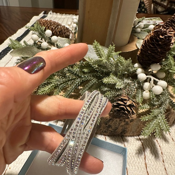 Touchstone Crystal Wrap Star Bracelet Crystal Aurore Boreale - Picture 2 of 3